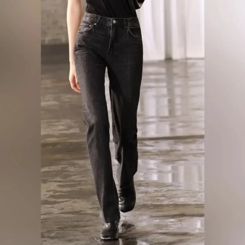 NWT ZARA HIGH RISE BOOTCUT ZW COLLECTION JEANS SIZE 28 (US 6) | GRAY/BLACK - Picture 2 of 8